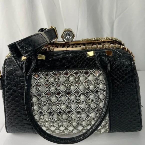 Elegant Black and White Women's Handbag Unbranded - Picture 7 of 11